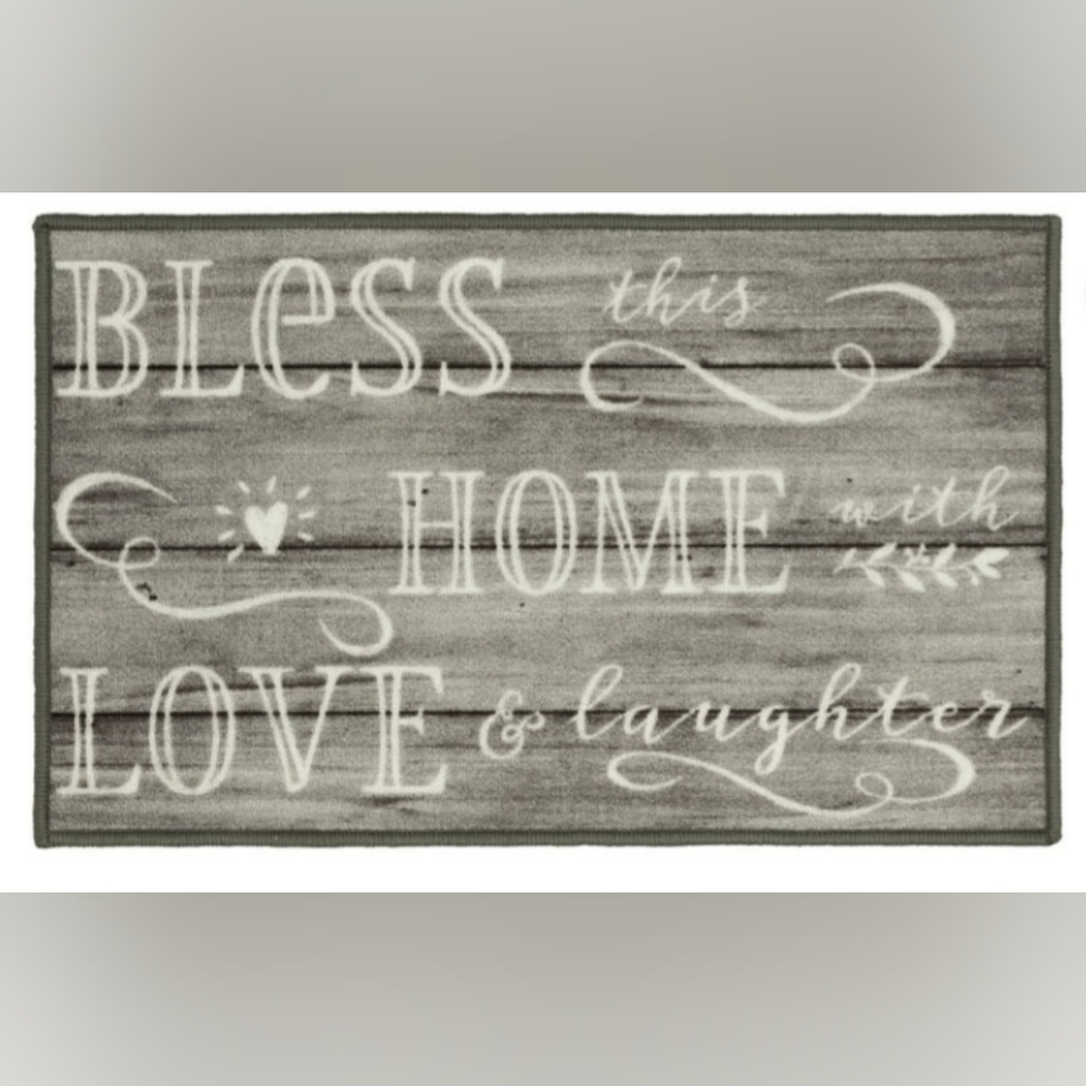Main Stays Home Rug. 18 in x 30 in.  Gray and White. Pre Loved